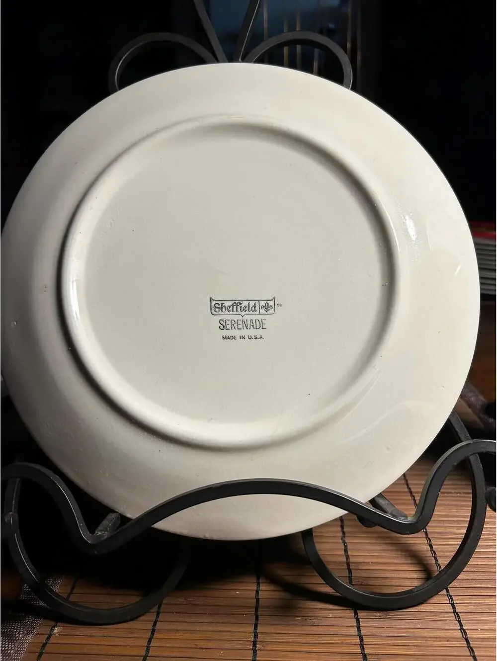Sheffield Serenade Dinner Plates in Creamy White with Butterscotch Fluer Fe Lis.